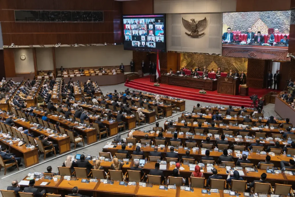 Gaji Anggota DPR per Bulan Beserta Tunjangan hingga Pensiun