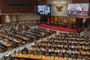 Gaji Anggota DPR per Bulan Beserta Tunjangan hingga Pensiun
